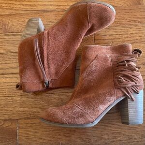 Toms Women's Lunata Fringe Suede Boots Booties Size 7 Western